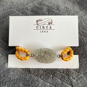 Bracelet with stone